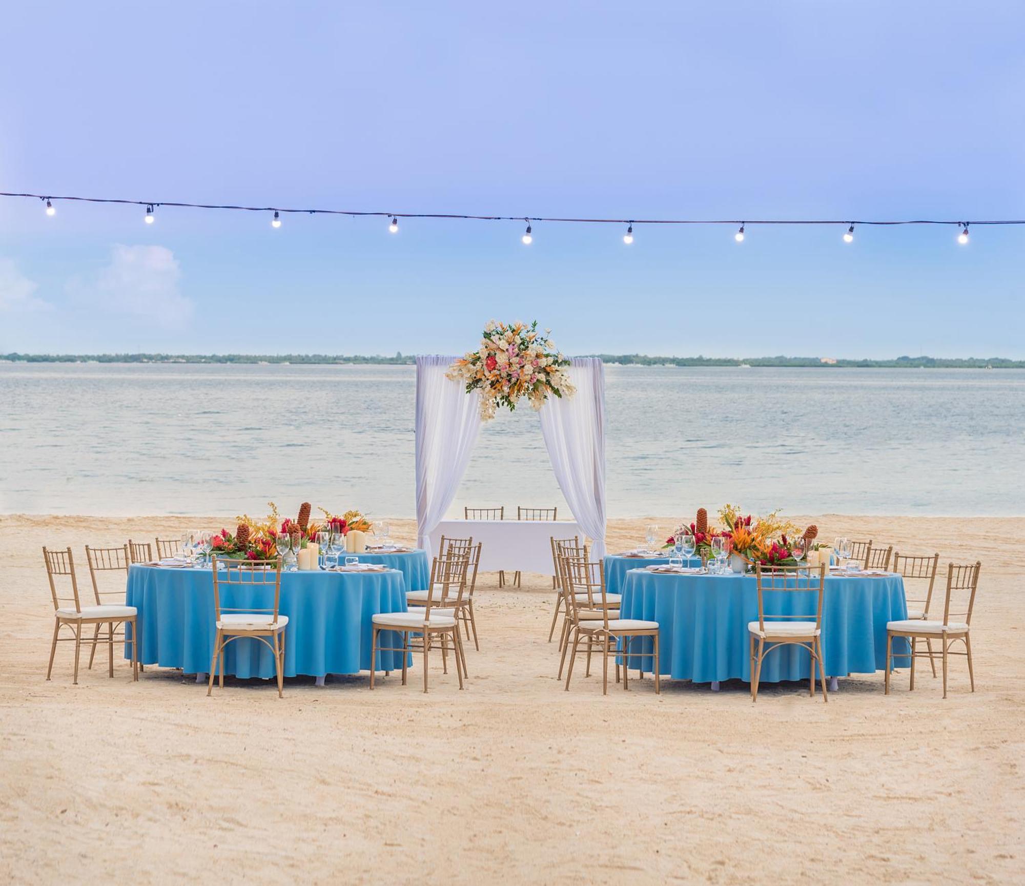 Crimson Resort And Spa - Mactan Island, Cebu Đảo Mactan Ngoại thất bức ảnh